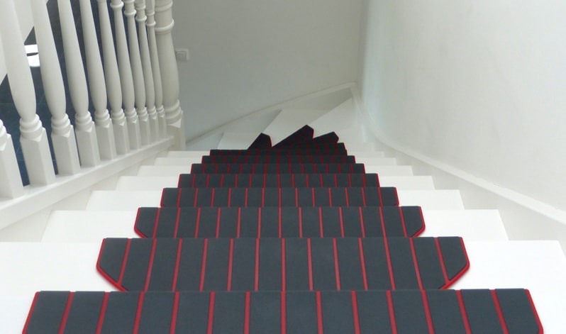 Trapmaantjes trap gedraaid rood grijs